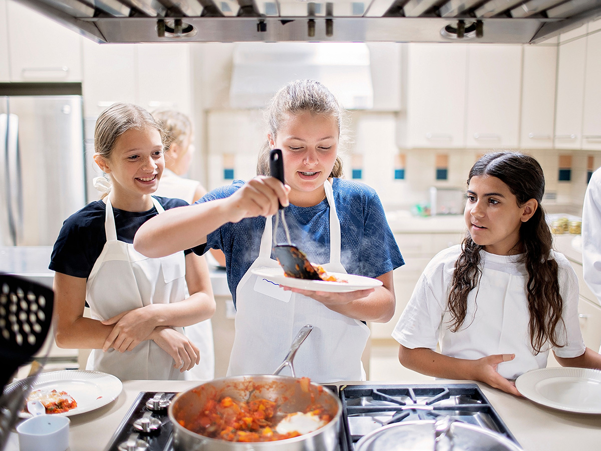 Samford Wellness Kitchen Hosts Summer Cooking Camp for Teens